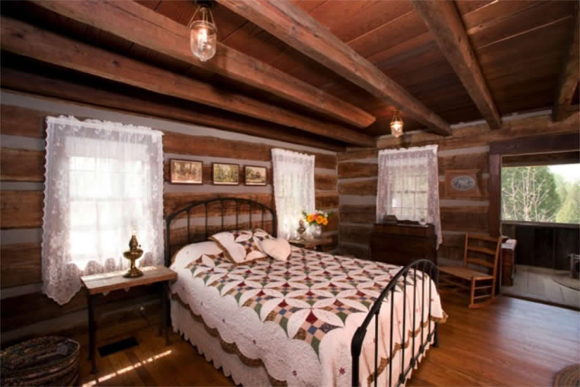 The Master bedroom at The Pioneer Trading Post
